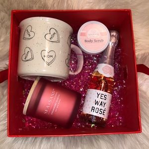 Mother’s Day “mommy time” box